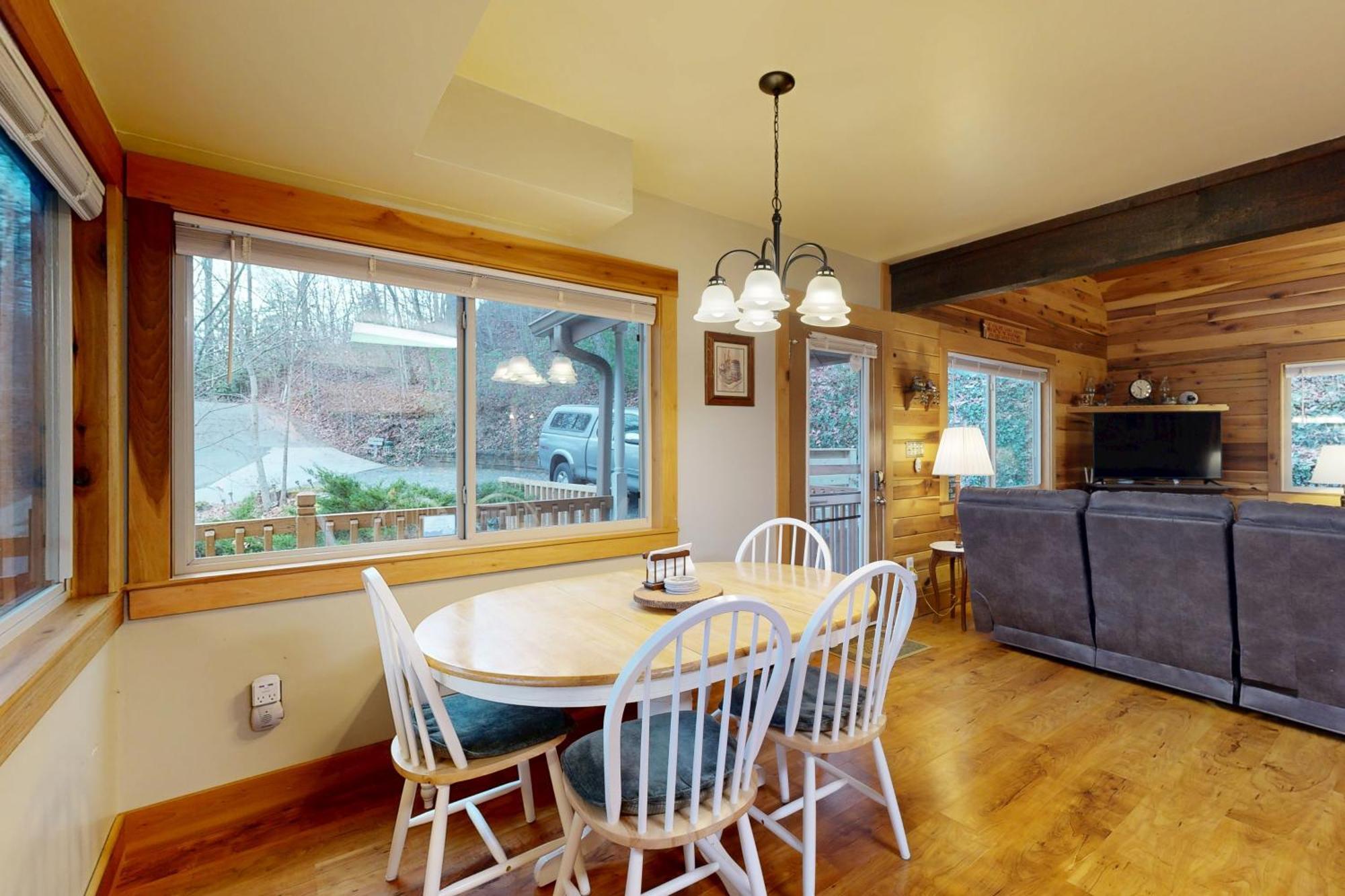 2 Bed 2 Bath Vacation Home In Whittier V エクステリア 写真